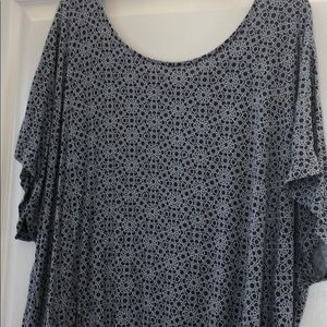 Lane Bryant Criss Cross Geometric tip